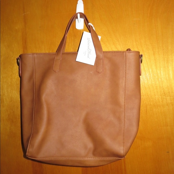 Universal Thread Handbags - Light Tan Universal Thread Large Purse **NWT**